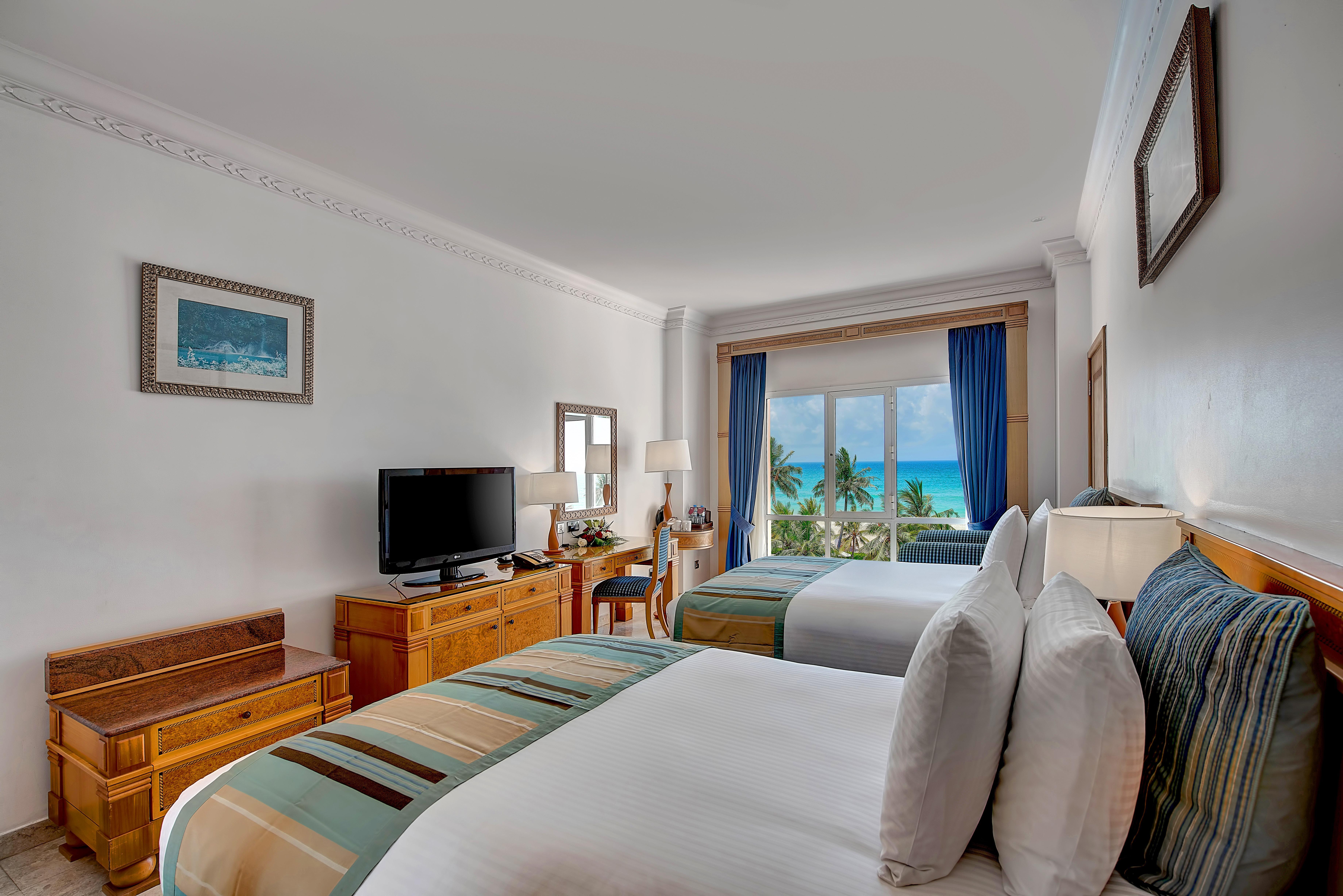 Crowne Plaza Resort Salalah By Ihg Exterior photo Deluxe Ocean View Room