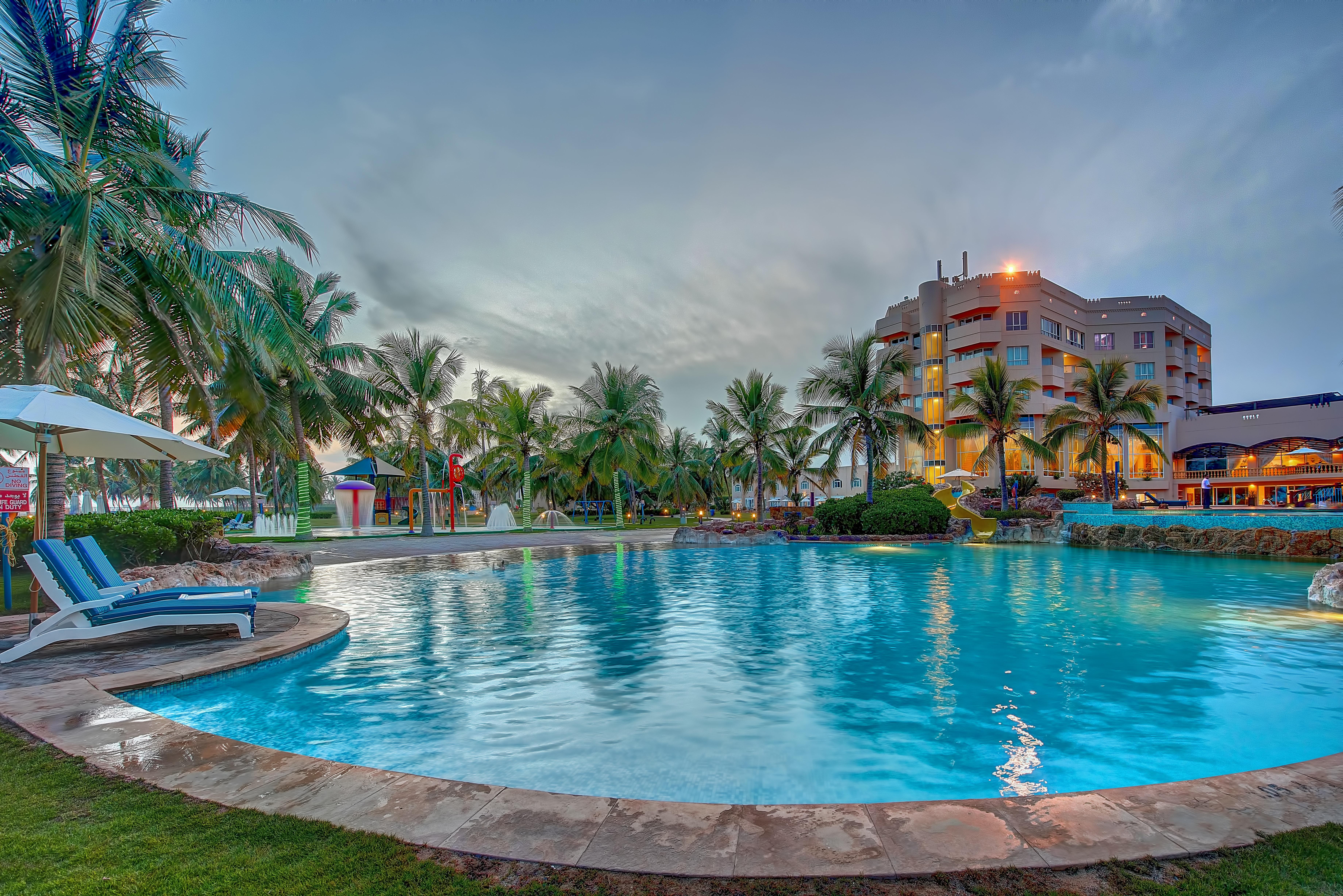 Crowne Plaza Resort Salalah By Ihg Exterior photo The swimming pool at the hotel